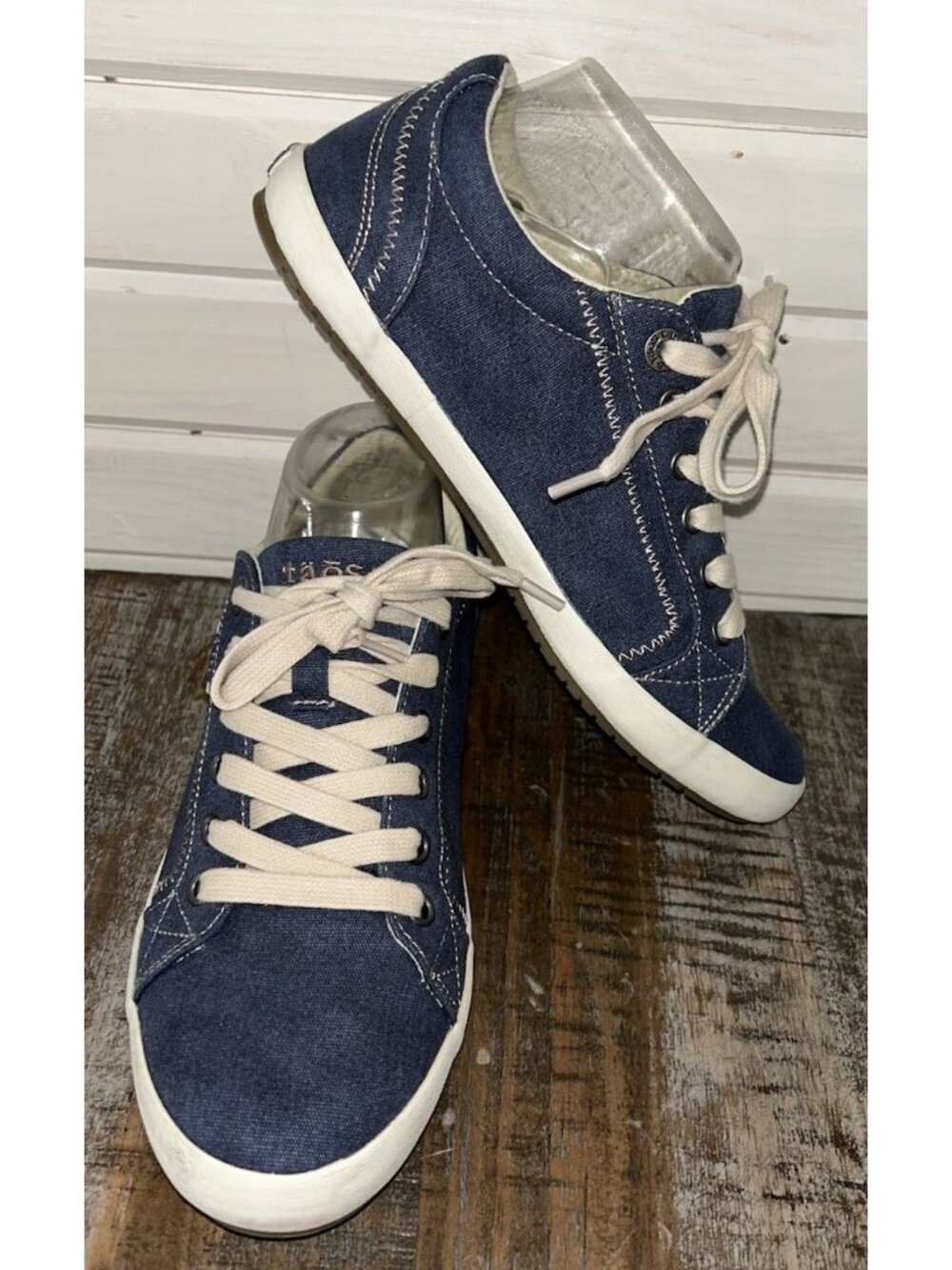 Taos Shoes Women 8.5 Star Blue Canvas Lace Up Comfort Sneaker Arch Support